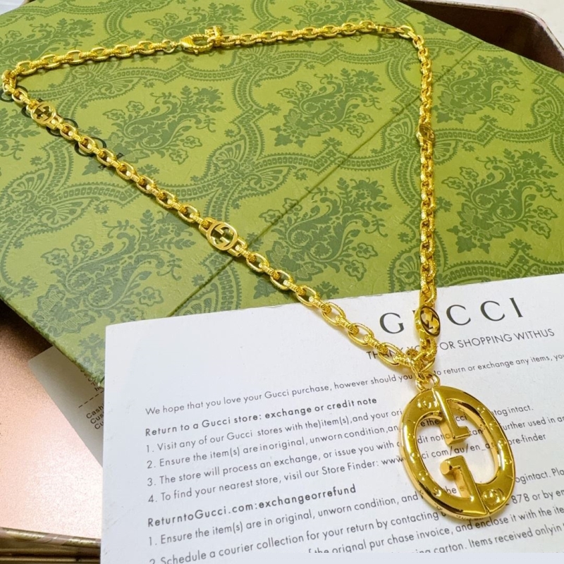 G*u*i necklaces